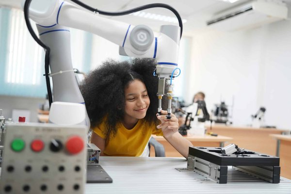 What Role Does Virtual Reality Play in Enhancing Neurosurgery Training?